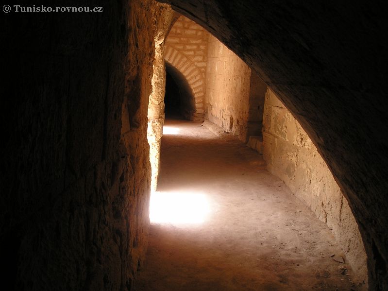 el jem 44.jpg