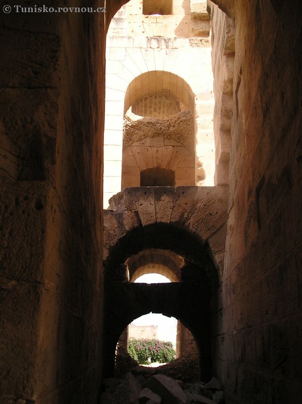 el jem 46.jpg