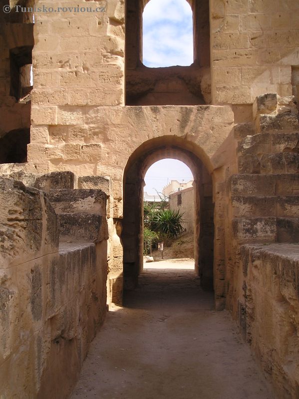 el jem 48.jpg